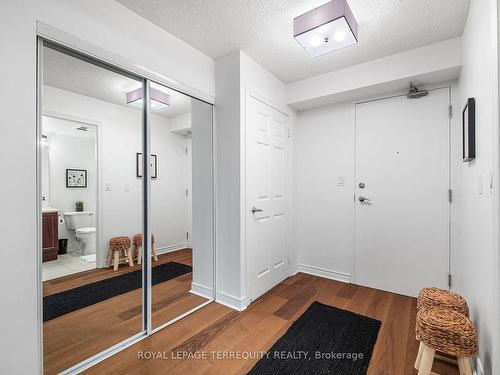 216-225 Wellesley St E, Toronto, ON - Indoor Photo Showing Other Room