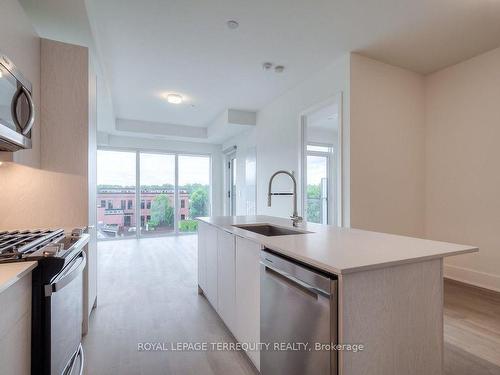 505-495 Logan Ave, Toronto, ON - Indoor Photo Showing Kitchen With Upgraded Kitchen