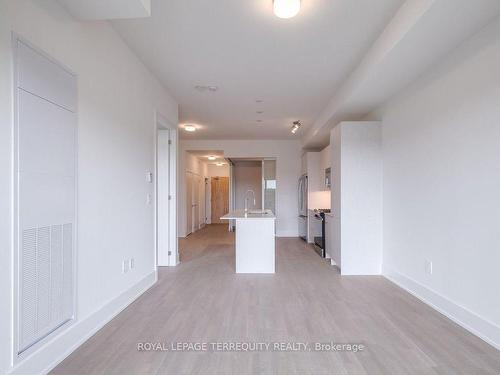 505-495 Logan Ave, Toronto, ON - Indoor Photo Showing Other Room