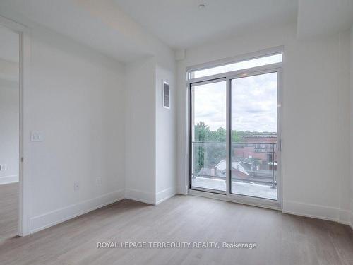 505-495 Logan Ave, Toronto, ON - Indoor Photo Showing Other Room