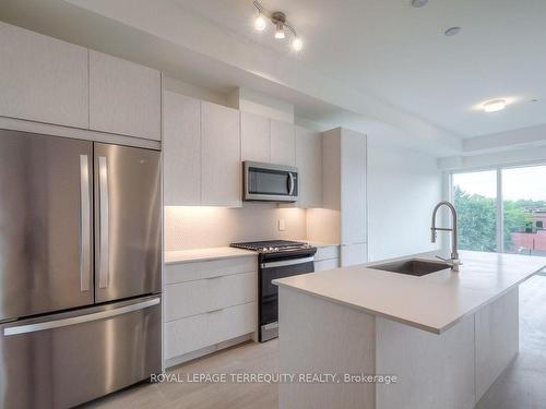 505-495 Logan Ave, Toronto, ON - Indoor Photo Showing Kitchen With Stainless Steel Kitchen With Upgraded Kitchen