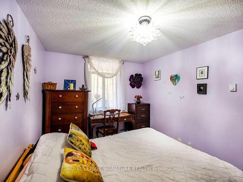 4203-50 Old Kingston Rd, Toronto, ON - Indoor Photo Showing Bedroom