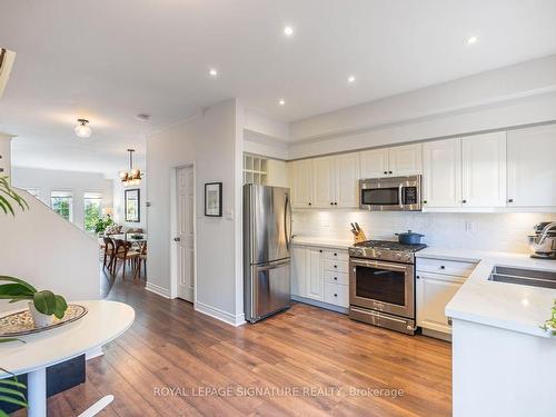 10 Harbourview Cres, Toronto, ON - Indoor Photo Showing Kitchen With Stainless Steel Kitchen With Double Sink