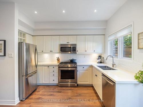 10 Harbourview Cres, Toronto, ON - Indoor Photo Showing Kitchen With Stainless Steel Kitchen With Double Sink