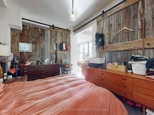 134 Pendrith St, Toronto, ON - Indoor Photo Showing Bedroom