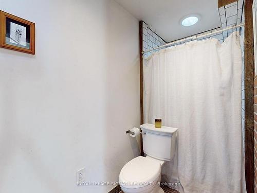 134 Pendrith St, Toronto, ON - Indoor Photo Showing Bathroom