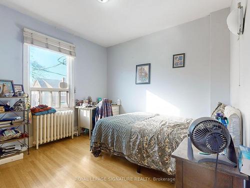 134 Pendrith St, Toronto, ON - Indoor Photo Showing Bedroom