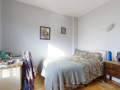 134 Pendrith St, Toronto, ON - Indoor Photo Showing Bedroom