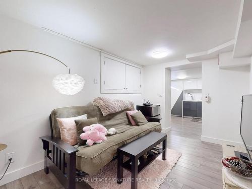 134 Pendrith St, Toronto, ON - Indoor Photo Showing Living Room