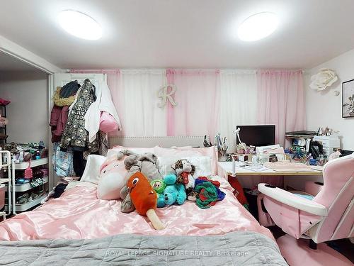 134 Pendrith St, Toronto, ON - Indoor Photo Showing Bedroom