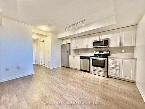 514-3091 Dufferin St, Toronto, ON - Indoor Photo Showing Kitchen With Stainless Steel Kitchen