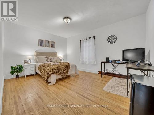 157 Cityview Drive N, Guelph, ON - Indoor Photo Showing Bedroom