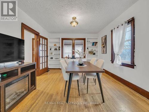 157 Cityview Drive N, Guelph, ON - Indoor Photo Showing Dining Room