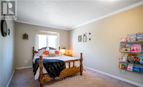 70 Glenroy Road, London, ON - Indoor Photo Showing Bedroom