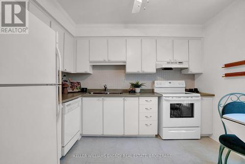 24 - 3409 St Clair Avenue E, Toronto (Clairlea-Birchmount), ON - Indoor Photo Showing Kitchen With Double Sink