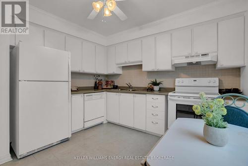 24 - 3409 St Clair Avenue E, Toronto (Clairlea-Birchmount), ON - Indoor Photo Showing Kitchen With Double Sink