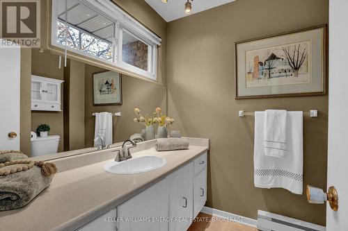 24 - 3409 St Clair Avenue E, Toronto (Clairlea-Birchmount), ON - Indoor Photo Showing Bathroom