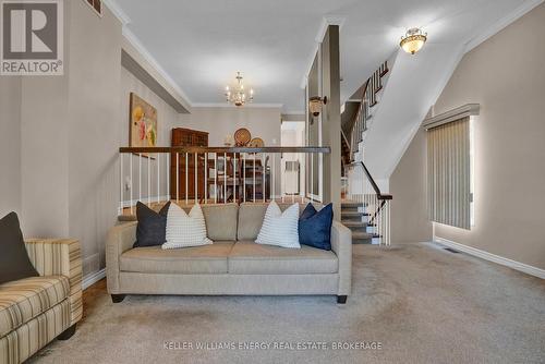 24 - 3409 St Clair Avenue E, Toronto (Clairlea-Birchmount), ON - Indoor Photo Showing Living Room