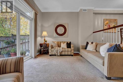 24 - 3409 St Clair Avenue E, Toronto (Clairlea-Birchmount), ON - Indoor Photo Showing Living Room