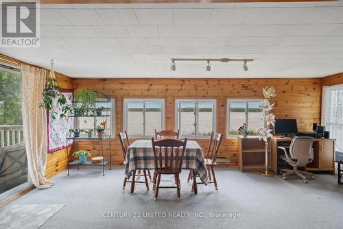 25 Cedarview Drive, Kawartha Lakes, ON - Indoor Photo Showing Dining Room