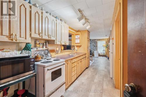 25 Cedarview Drive, Kawartha Lakes, ON - Indoor Photo Showing Kitchen