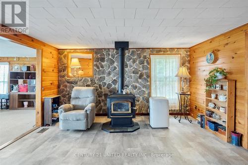 25 Cedarview Drive, Kawartha Lakes, ON - Indoor With Fireplace