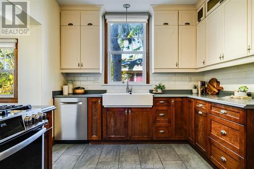 126 Division Street North, Kingsville, ON - Indoor Photo Showing Kitchen