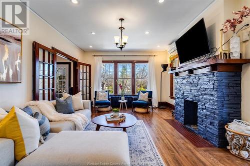 126 Division Street North, Kingsville, ON - Indoor Photo Showing Living Room With Fireplace