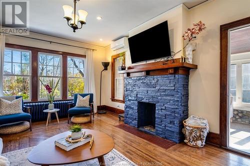 126 Division Street North, Kingsville, ON - Indoor Photo Showing Living Room With Fireplace