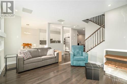 603 Capuchon Way, Ottawa, ON - Indoor Photo Showing Living Room