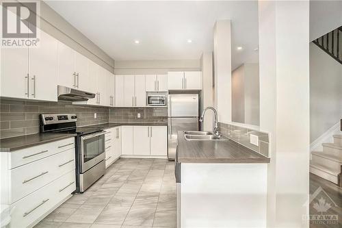 603 Capuchon Way, Ottawa, ON - Indoor Photo Showing Kitchen With Double Sink With Upgraded Kitchen