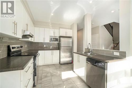 603 Capuchon Way, Ottawa, ON - Indoor Photo Showing Kitchen With Double Sink With Upgraded Kitchen