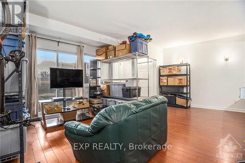 2 - 165 Waterbridge Drive, Ottawa, ON - Indoor Photo Showing Living Room