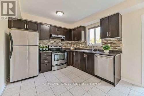 209 Queen Mary Drive, Brampton, ON - Indoor Photo Showing Kitchen