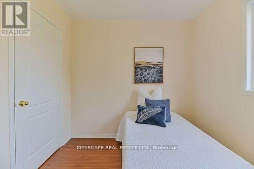 209 Queen Mary Drive, Brampton, ON - Indoor Photo Showing Bedroom