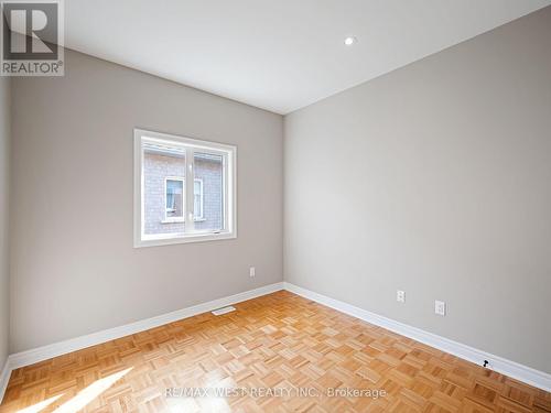 90 Archbury Circle, Caledon, ON - Indoor Photo Showing Other Room