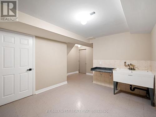 90 Archbury Circle, Caledon, ON - Indoor Photo Showing Other Room