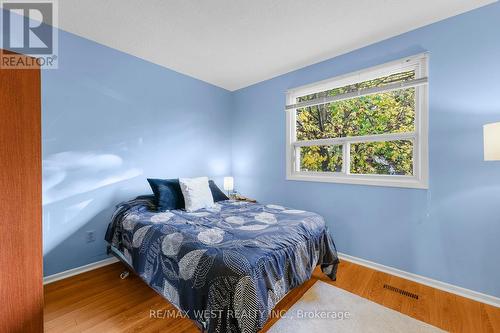 239 Hansen Road, Brampton, ON - Indoor Photo Showing Bedroom