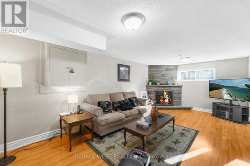 239 Hansen Road, Brampton, ON - Indoor Photo Showing Living Room