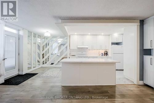 101 - 1660 Bloor Street, Mississauga, ON - Indoor Photo Showing Kitchen