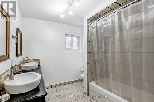 Upper - 14 Fitzgerald Street, St. Catharines, ON - Indoor Photo Showing Bathroom