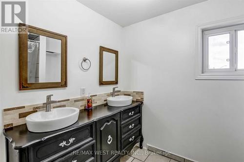 Upper - 14 Fitzgerald Street, St. Catharines, ON - Indoor Photo Showing Bathroom