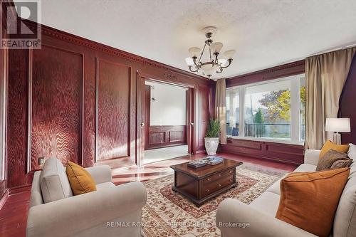 1 Halam Avenue, Hamilton, ON - Indoor Photo Showing Living Room