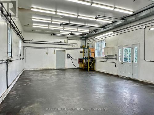 5173 Rice Lake Drive N, Hamilton Township, ON - Indoor Photo Showing Garage