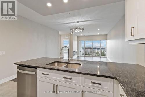 706 - 1880 Gordon Street, Guelph, ON - Indoor Photo Showing Kitchen With Double Sink