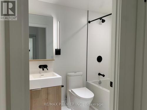 617 - 127 Broadway Avenue, Toronto, ON - Indoor Photo Showing Bathroom