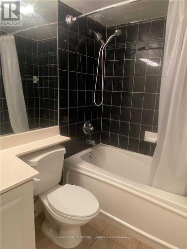 507 - 887 Bay Street, Toronto, ON - Indoor Photo Showing Bathroom