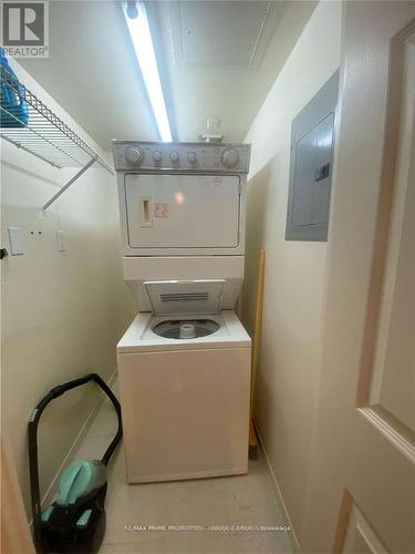 507 - 887 Bay Street, Toronto, ON - Indoor Photo Showing Laundry Room