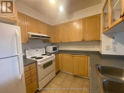 507 - 887 Bay Street, Toronto, ON - Indoor Photo Showing Kitchen