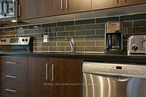 N304 - 116 George Street, Toronto, ON - Indoor Photo Showing Kitchen